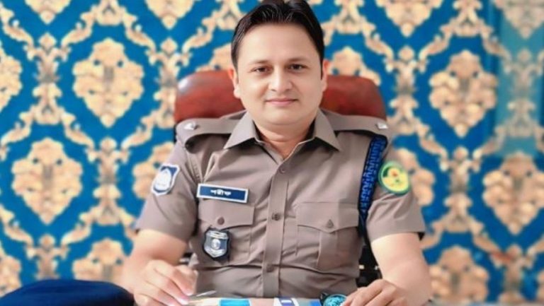 ১৭ দিনের মাথায় সদরঘাট থানা থেকে সরলেন ওসি শরীফ